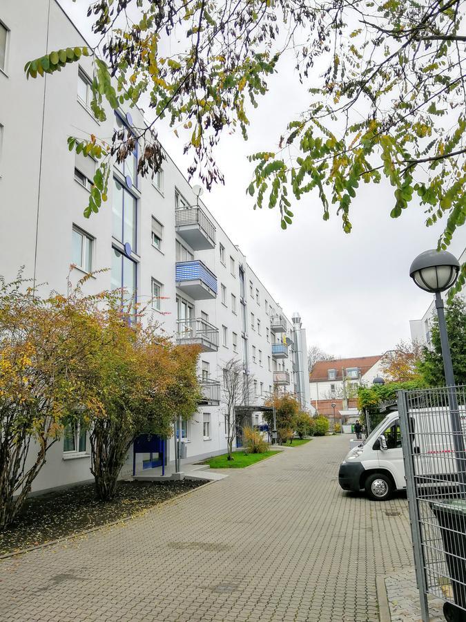 Grosse Wohnung Fuer Gruppe Nuremberga Exterior foto